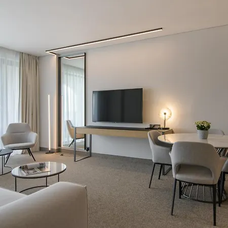 Ensana Aquahouse Otel