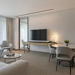 Ensana Aquahouse Otel