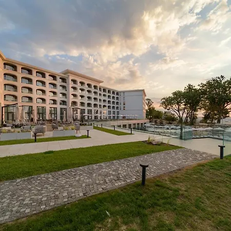 Ensana Aquahouse فندق