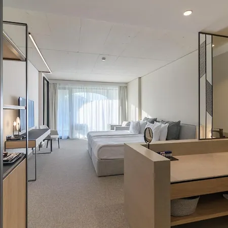 Ensana Aquahouse מלון סנט קונסטנטין והלנה