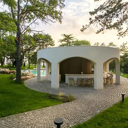 Ensana Aquahouse מלון