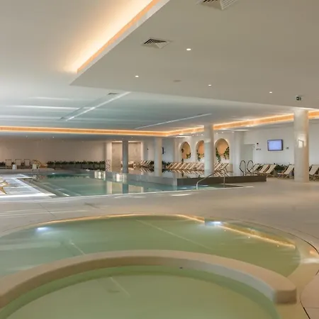 Ensana Aquahouse فندق سينتس قسطنطين وهيلينا