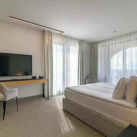 Ensana Aquahouse فندق